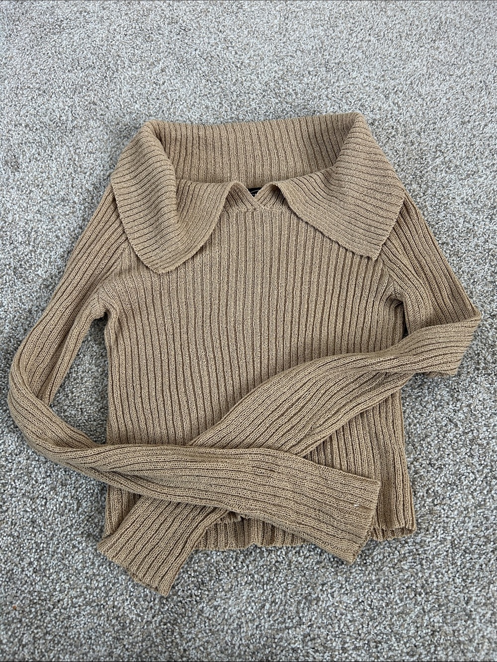 Cider Off-the-Shoulder Ribbed Crop Sweater in Camel